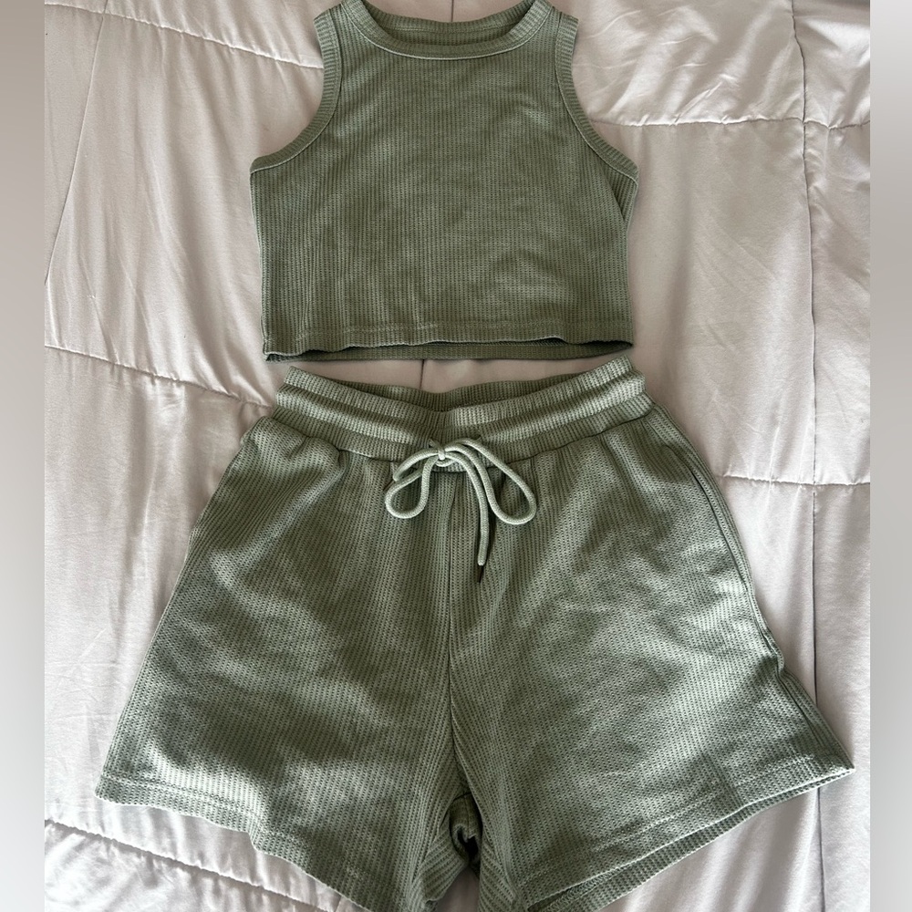 Green tank and sweat shorts set, size S